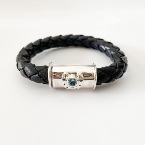 Silver barrel clasp with leather and stone