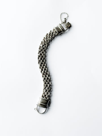 Medium D snaffle chain bracelet.